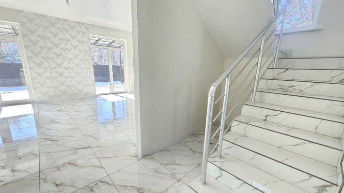 Новий БУДИНОК 120 кв.м.з РЕМОНТОМ + ТЕРАССА НА 5 сотках - фото 1