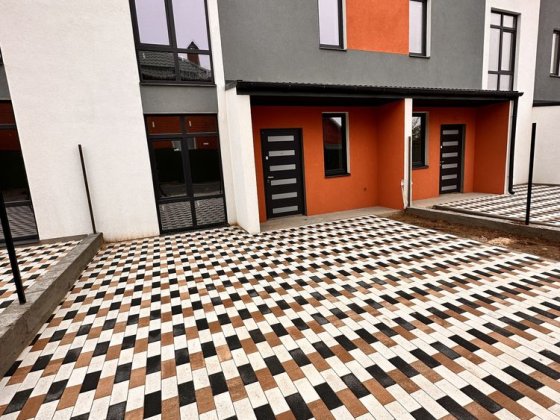 Таунхаус великою ділянкою. Буча