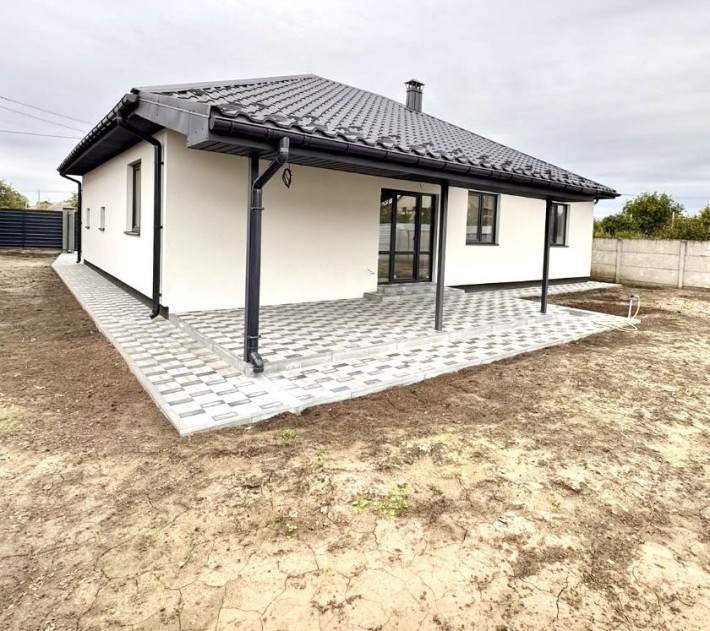 Будинок з гаражем вул. Лісова - фото 1