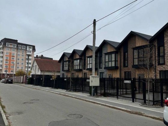 ‼️Таунхаус в центре. Центр ком-ции.Газовое отопление Буча