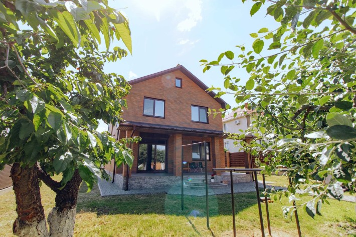 Продаж будинку з ремонтом! Буча. 142,2 м2, 8 соток. Газ, центр - фото 1