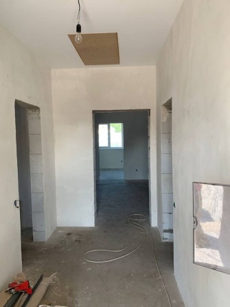 Продам будинок поряд з лікарнею - фото 1