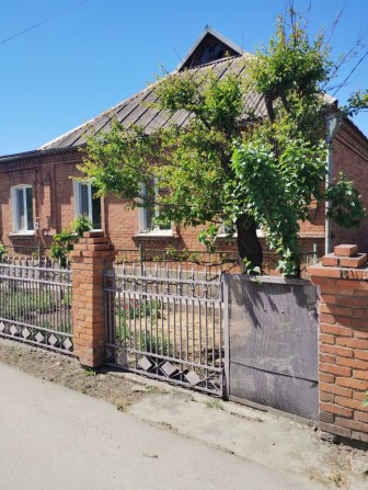 Дом 11на10 Пл.Освобождения,ул Чемпионов,Центрально-Городской район. - фото 1