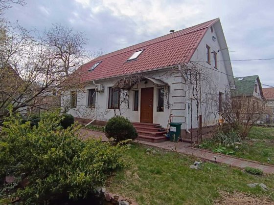 Будинок з ремонтом, велика ділянка, поруч ринок! Буча