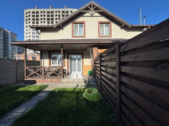 Продам Дуплекс з Якісним Ремонтом в Розвиненій Локації Міста. Буча