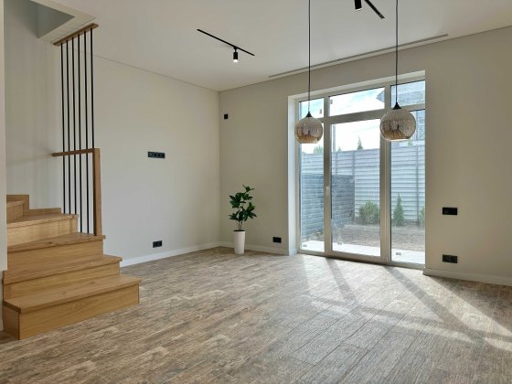 Таунхаус з ремонтом! Мінімальне оформлення Ірпінь