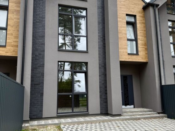 Таун з великою ділянкою 3 сотки! Бістро Пекаря Буча