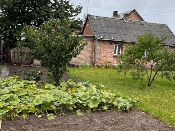 Продаж частини будинку зі всіма зручностями в місті, 5 сот землі Луцк