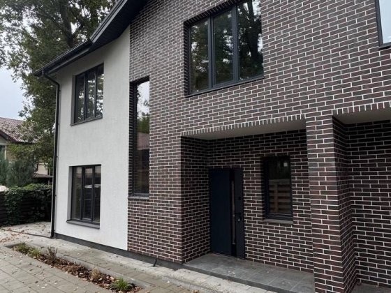 Продам Дуплекс в Місті Буча. Велика Ділянка. Навкруги Хвойний Ліс. Буча