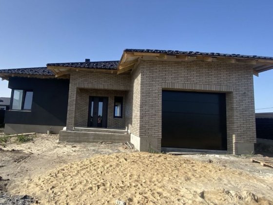 Будинок з Гаражем ! Луцк