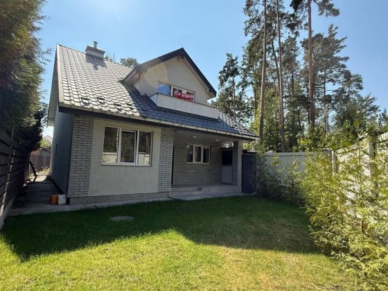 Гарний будинок з ремонтом в Бучі. Поряд Центральний парк. Буча