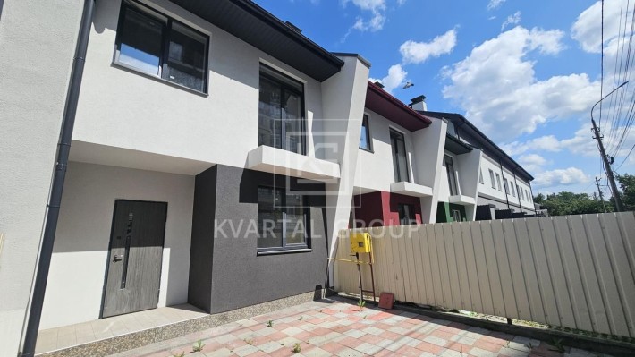 Таун в самому центрі міста! Газ. - фото 1