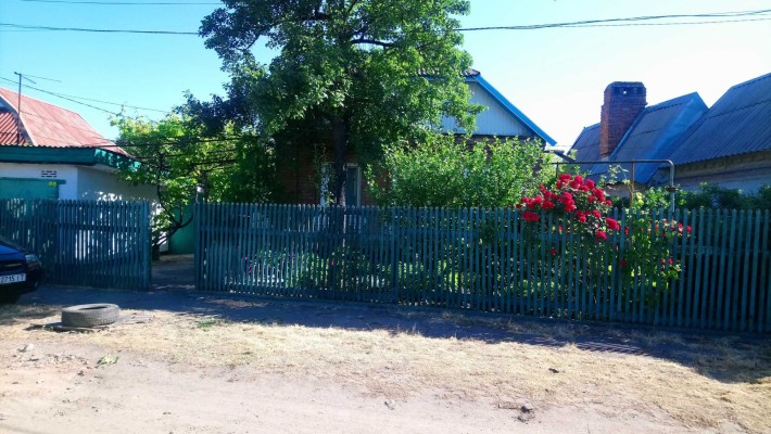 Продаю  будинок з гаражем, времянкою, садом та городом - фото 1