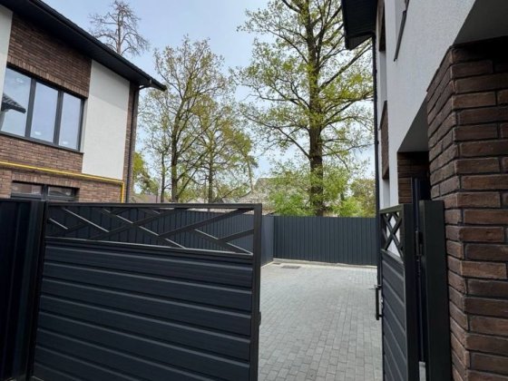 Кутовий таунхаус в Ірпені, вул. Ніжинська, 3 Ирпень