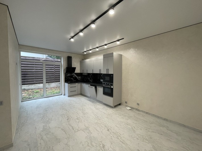 Танхаус 103 м2 з ремонтом в центрі Бучі, ДЕРЖПРОГРАМИ - фото 1