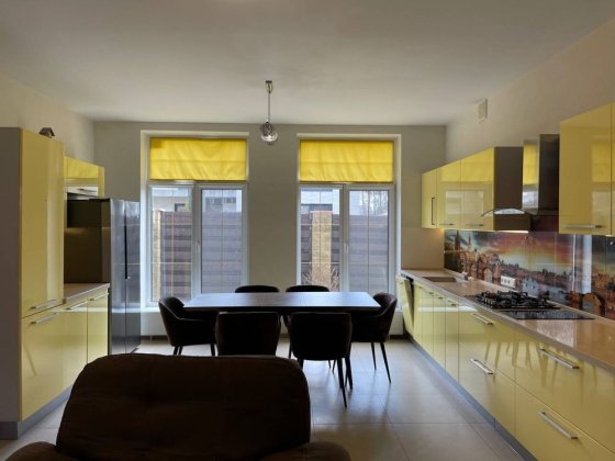 Новий будинок з ремонтом в Бучі Буча