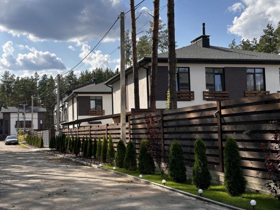 Дуплекс КМ Лісове готовий до ремонту з максимальним оздобленням Ирпень