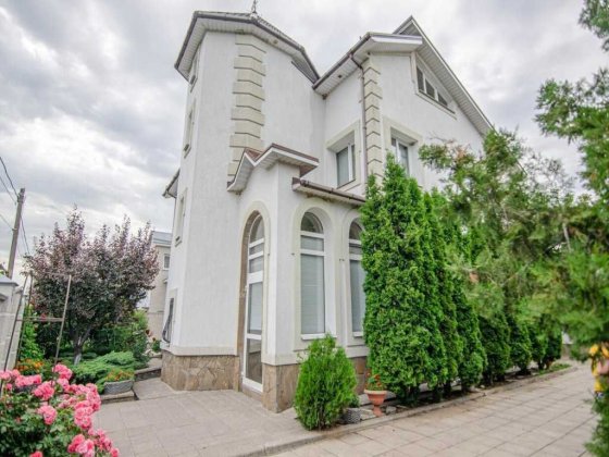 Добротний будинок у Горбанівці Полтава