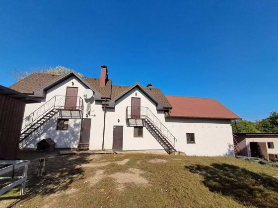 Продам 2/х поверховий  будинок у передмісті Полтава