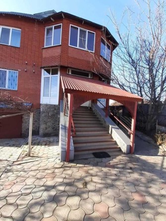 Продаж будинку .300м2 з  вбудованим гаражем + баня та сад  №2393 - фото 1