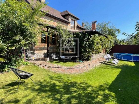 Продам будинок в  центрі м. Ірпінь з якісним дизайнерським ремонтом! Ірпінь