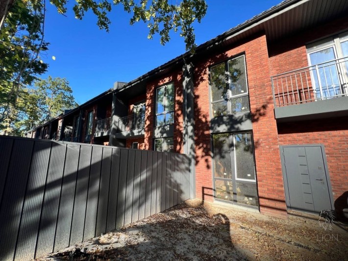 Сучасний таунхаус в Ірпені | 4 спальні, 1,5 сотки, єОселя - фото 1