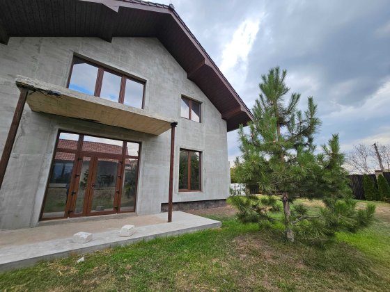 Продається новий,сучасний,просторий будинок в районі Карачунів Кривий Ріг