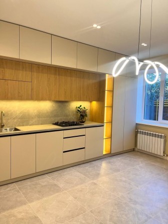 Таунхаус з ремонтом, з меблями та технікою. - фото 1