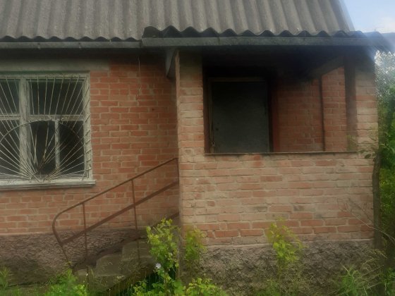 Будинок в мальовничому місці на березі озера Полтава