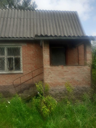 Будинок в мальовничому місці на березі озера - фото 1