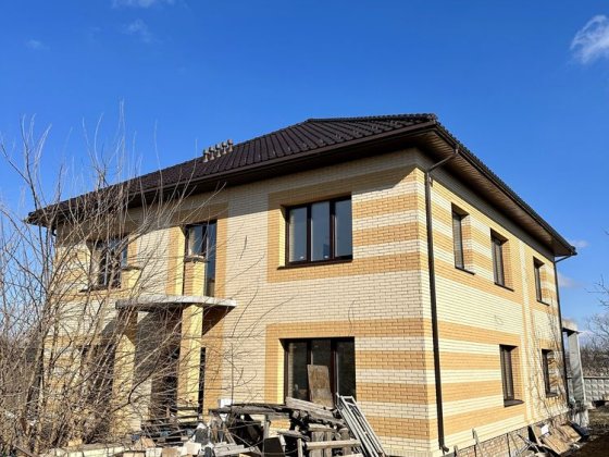 Поодаж будинку на березі водойому Кривий Ріг