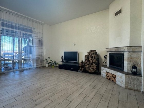 Продам котедж з ремонтом! Ровно