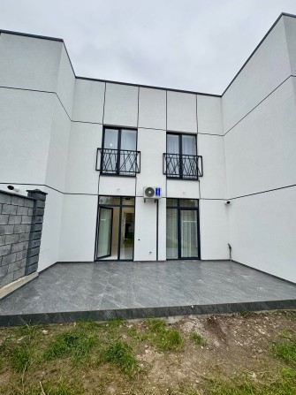 Продам котедж з ремонтом в районі Щасливе! - фото 1