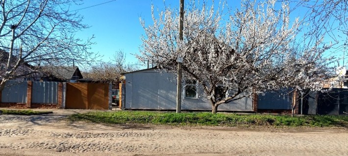 Частный сектор в городе - фото 1