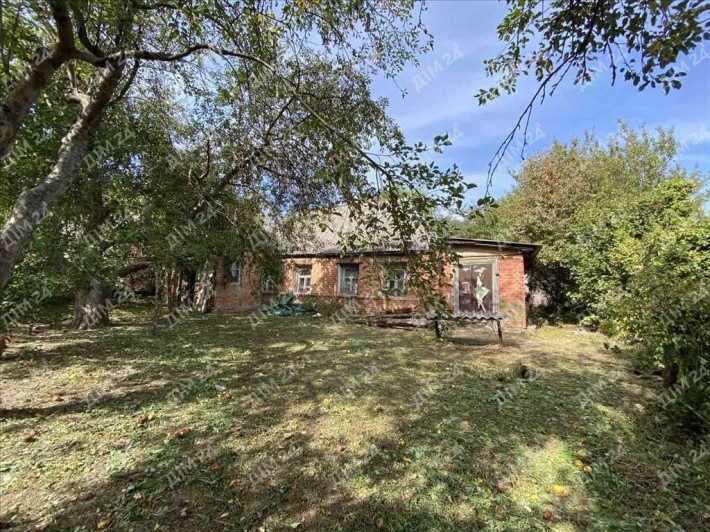 Будинок в місті з окремою ділянкою! - фото 1