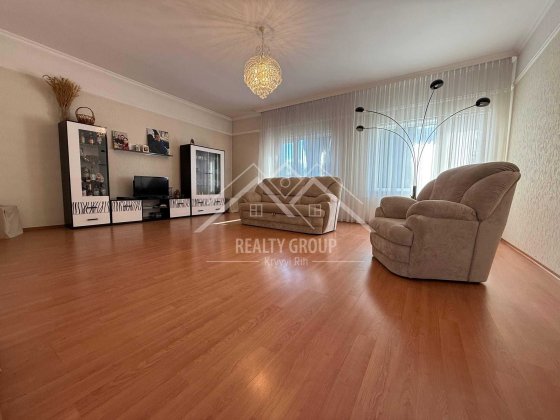 Продається затишний та просторий будинок в Інгулецькому районі Кривий Ріг