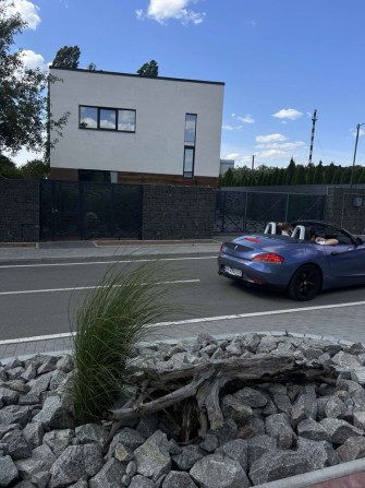 Продаю сучасний новий будинок  в місті - фото 1