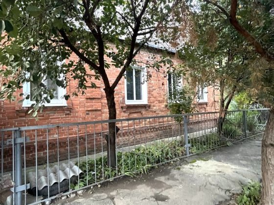 Продам частину будинку р-н Роменской начало біля храму неподалік Суми