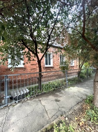 Продам частину будинку р-н Роменской начало біля храму неподалік - фото 1