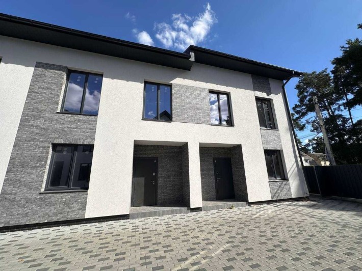 Таунхаус в центре Ирпеня с центральными коммуникациями всего за 77000$ - фото 1