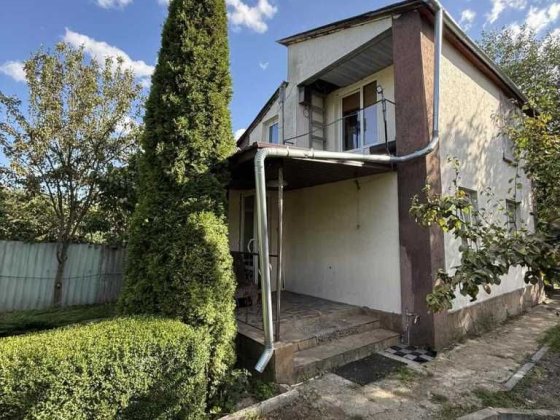 Дача з ділянкою та гаражем Полтава