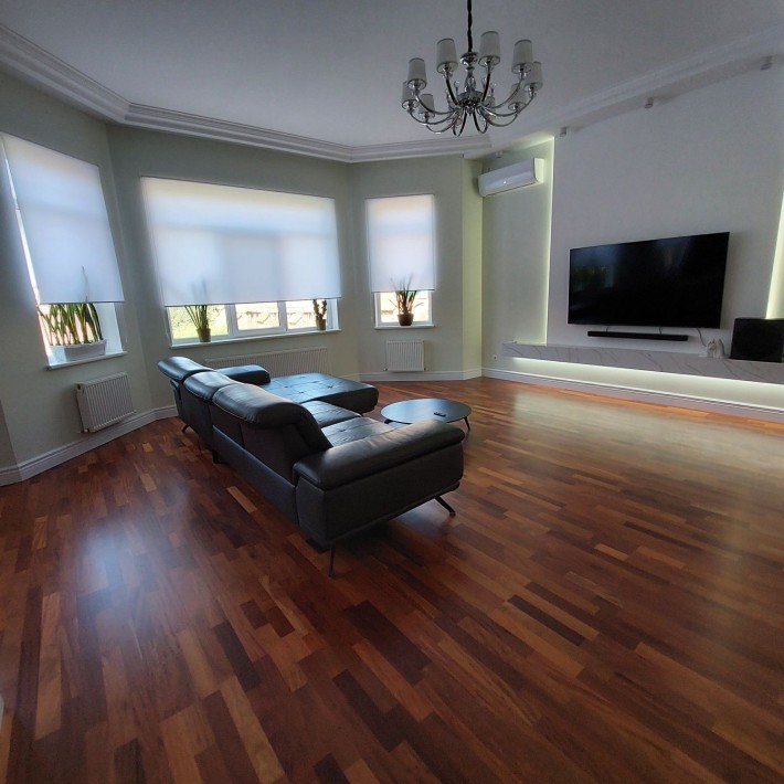 Власник. Продам будинок в Ц-міському районі вул. Українська 256 - фото 1