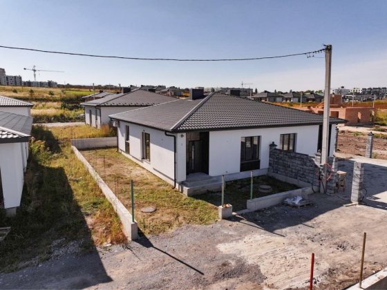 Котедж з опаленням. Готовий під чистову обробку Рівне