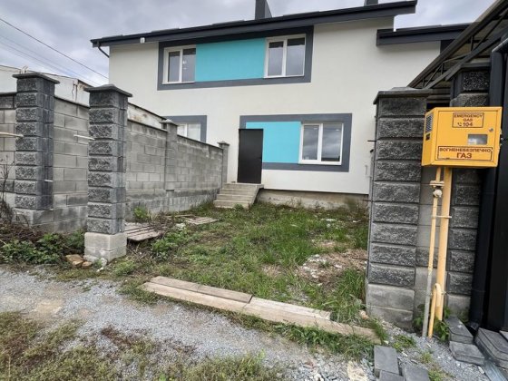 Продаж котедж з комунікаціями + газ+ підвал Рівне