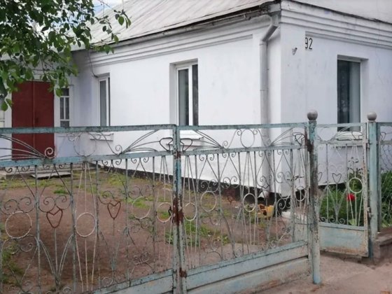 БУДИНОК в місті з ділянкою та гаражем" Рівне