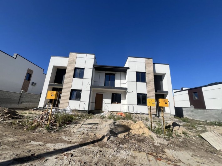 Продаж котеджа з  міськими комунікаціями + газ .Можливе розтермінуваня - фото 1