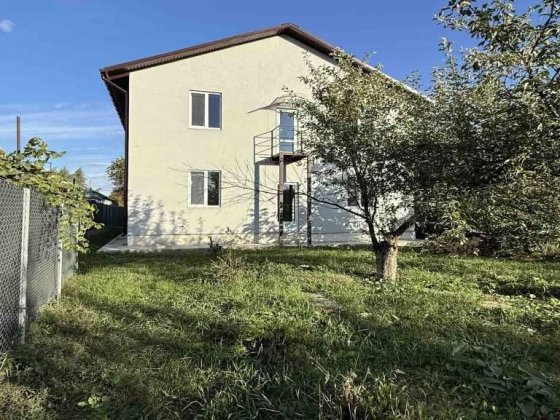 Двоповерховий будинок в центрі міста, 180кв.м, з усіма комунікаціями Полтава