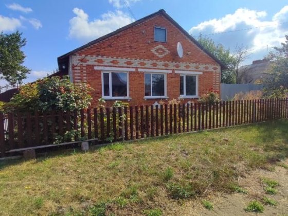 Продам будинок.Є відновлення! Суми