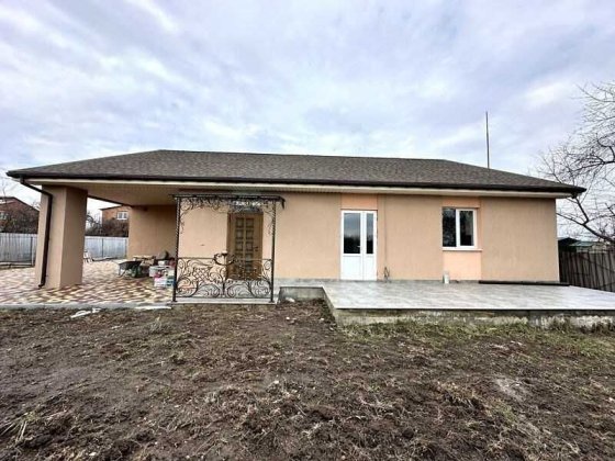 Сучасний будинок з ділянкою в Рибцях Полтава