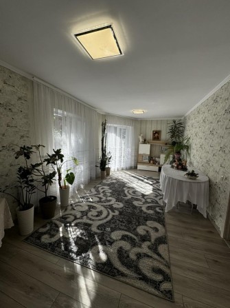 Продаж будинку у місті - фото 1